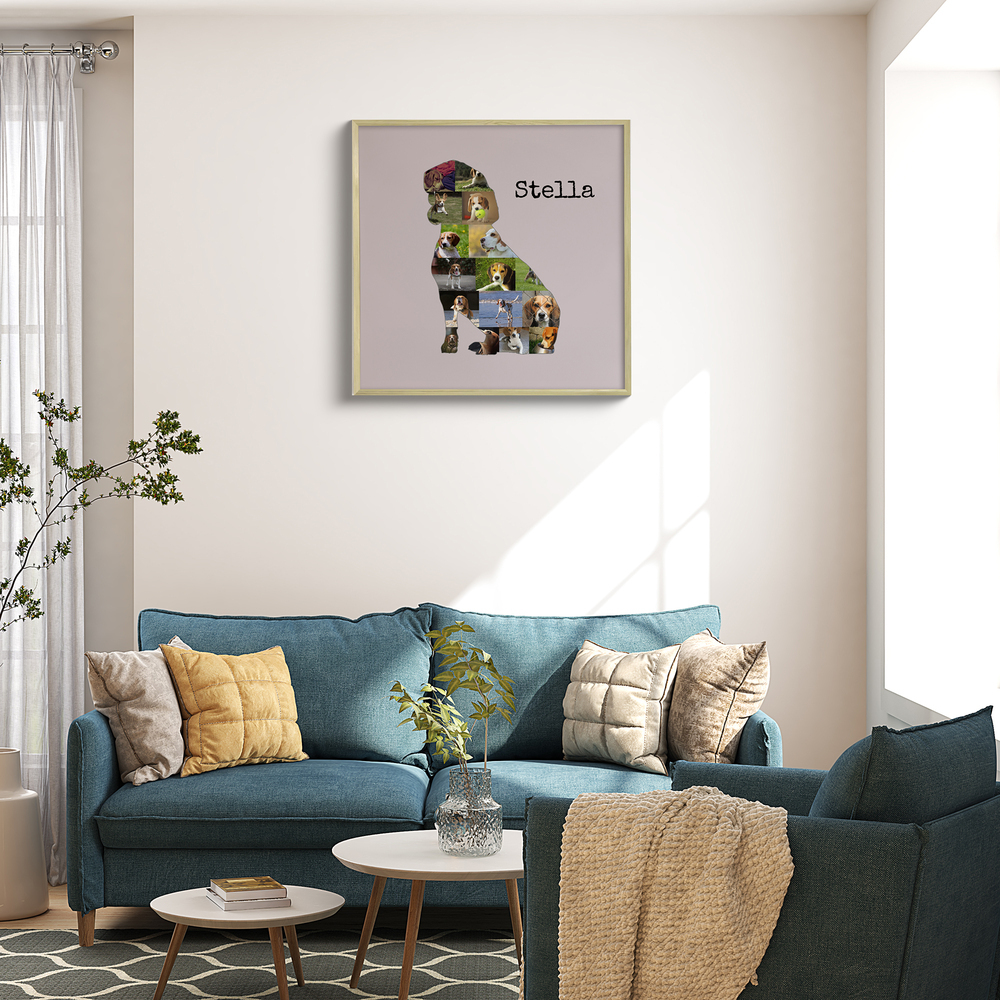 Collage photo en silhouette de beagle assis avec prénom sur fond rose poudré, encadré au-dessus du canapé bleu