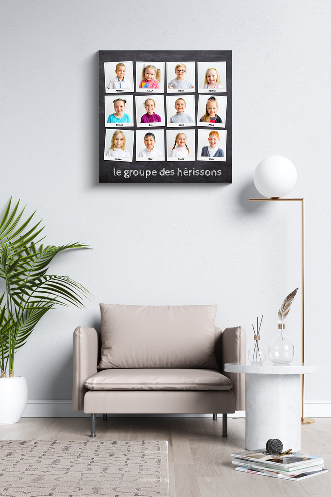 Collage photo de maternelle avec prénoms, style Polaroid au-dessus d’un fauteuil, cadeau souvenir pour l’enseignante